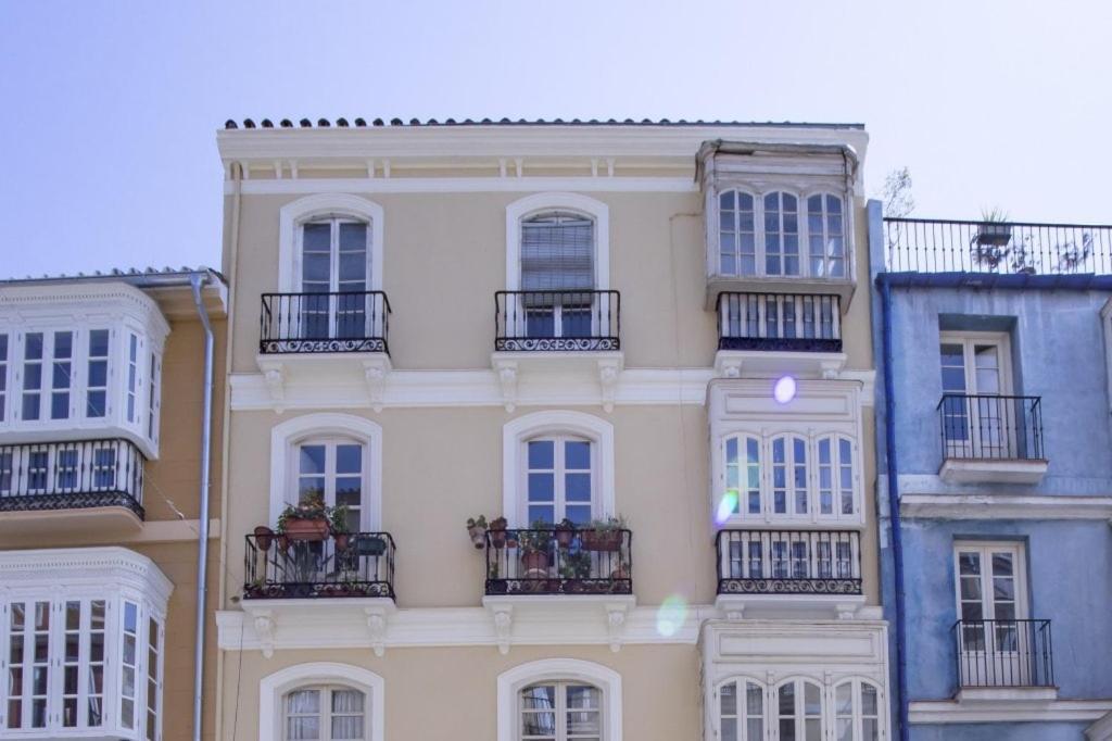 -malagasunapts- Luxury Historicalcentre Apartment