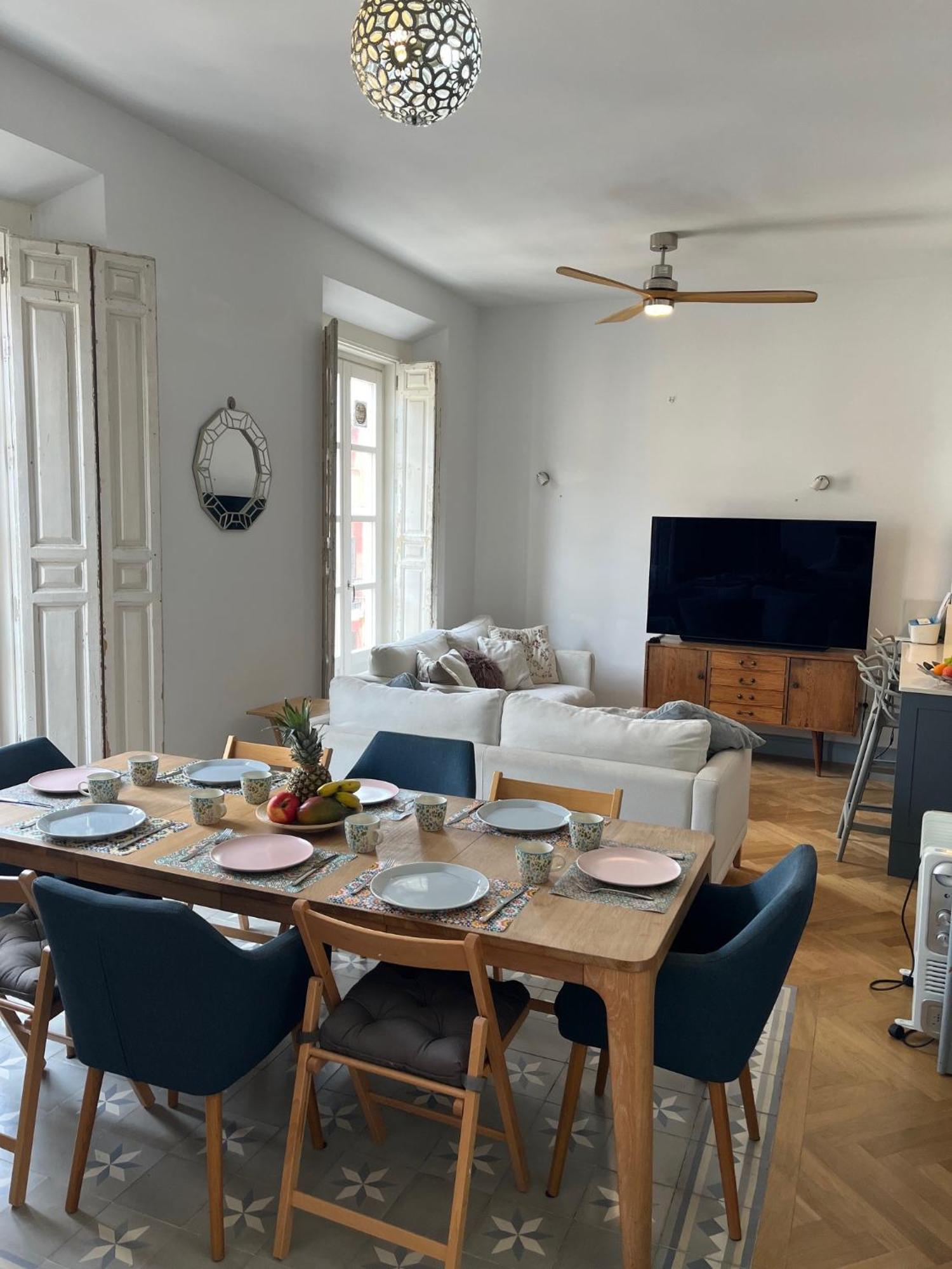 -malagasunapts- Luxury Historicalcentre Apartment *